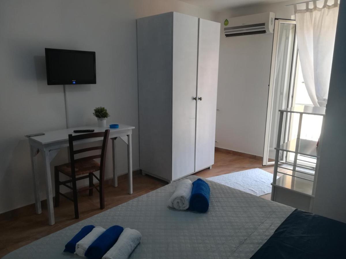 Al Quindici Scilla Bed & Breakfast Bagian luar foto