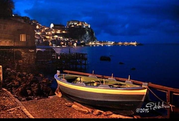 Al Quindici Scilla Bed & Breakfast Bagian luar foto