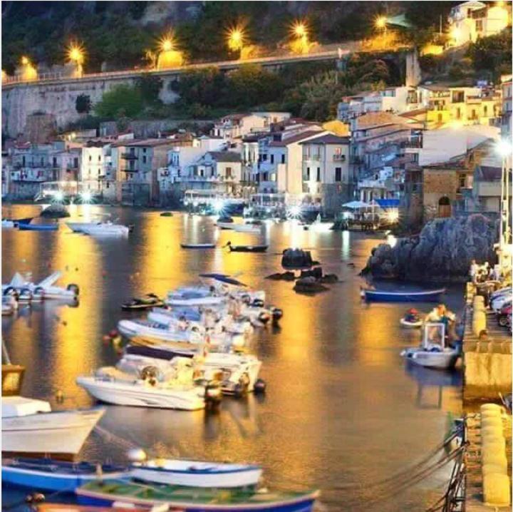 Al Quindici Scilla Bed & Breakfast Bagian luar foto