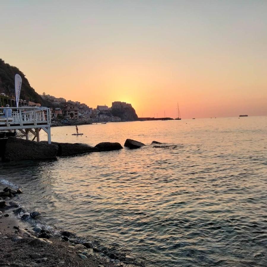 Al Quindici Scilla Bed & Breakfast Bagian luar foto